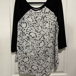 Quarter sleeve blouse.